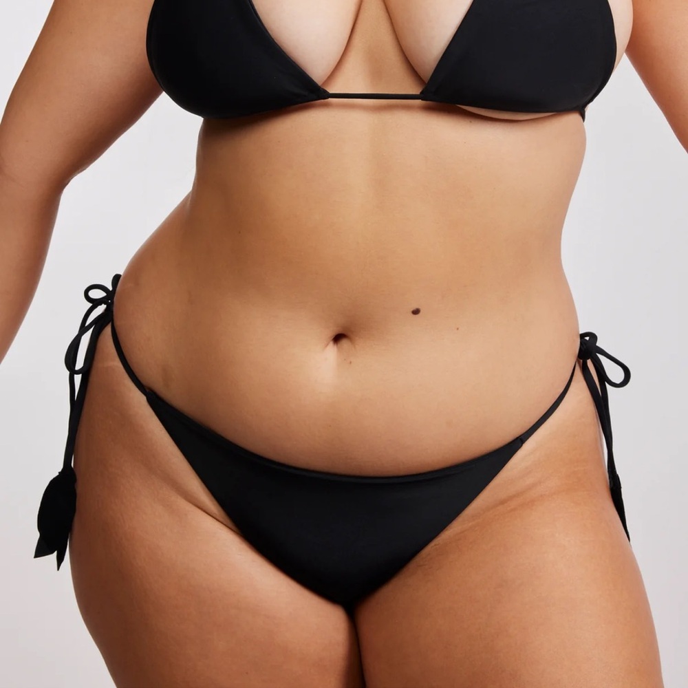 Benoa Swim • Tunnels Bottom - Black